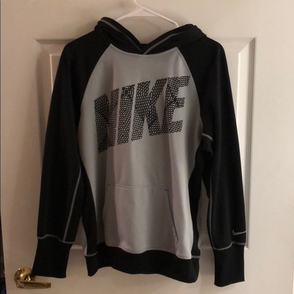 Nike Tops - Nike hoodie